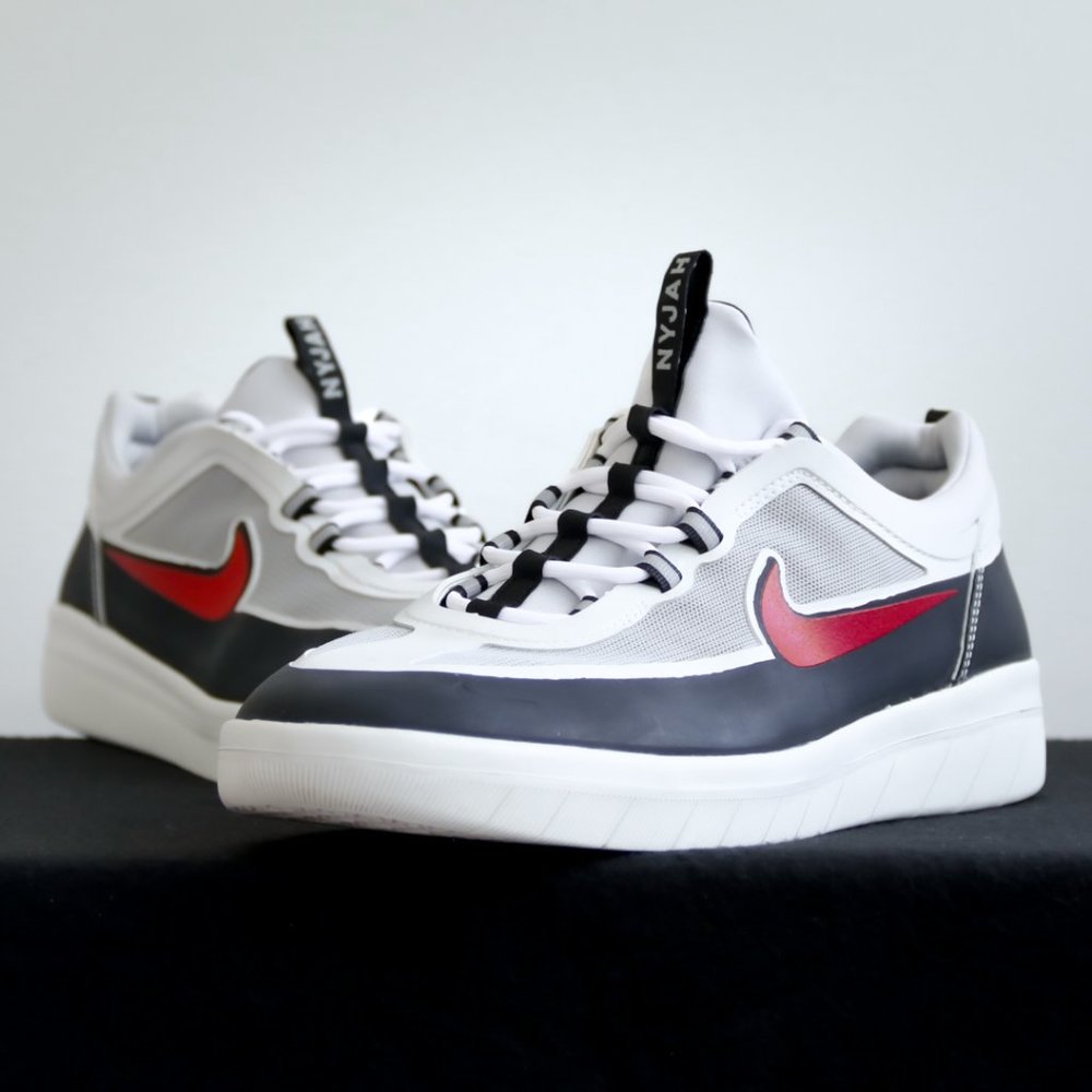 LIKE NEW! Nyjah Free 2 White/Black/Red Same Day Shipping! MAKE AN OFFER!!